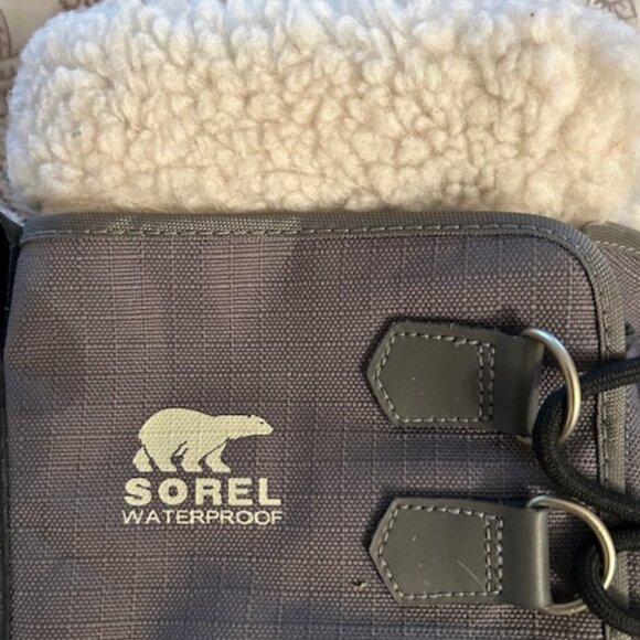 Sorel Winter Carnival Waterproof Boot (Women size 9.5) - Picture 4 of 15